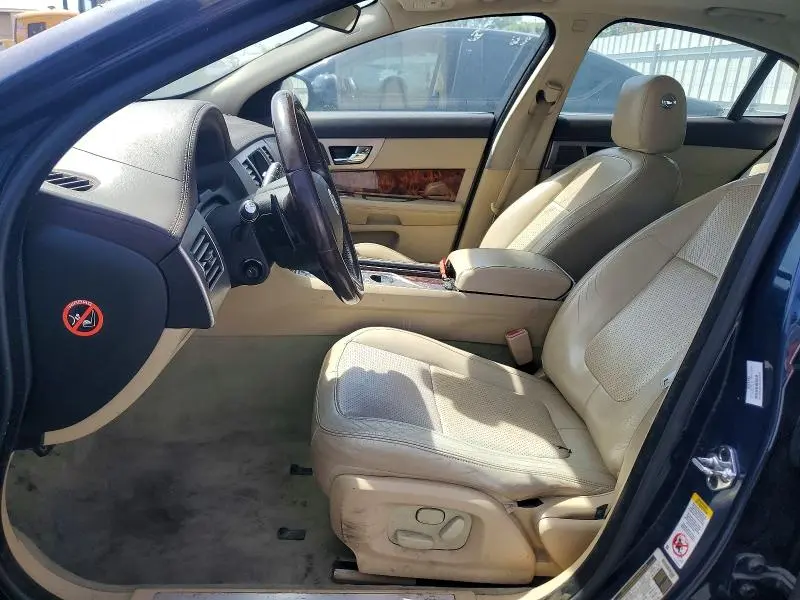 2010 JAGUAR XF PREMIUM  