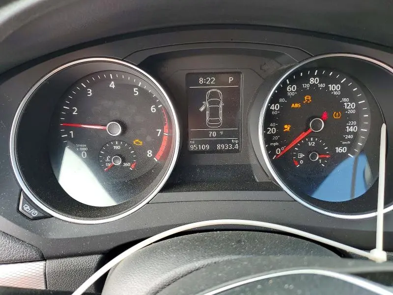 2017 VOLKSWAGEN JETTA SE  