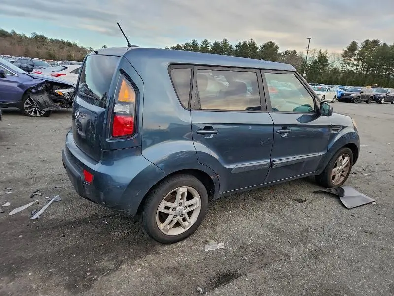 2011 KIA SOUL +  