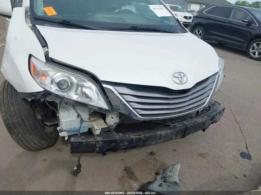 2016 TOYOTA SIENNA XLE PREMIUM 7 PASSENGER