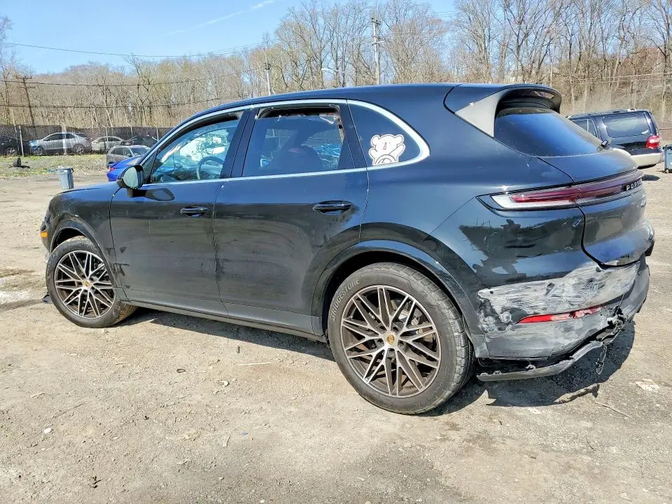 2024 PORSCHE CAYENNE   
