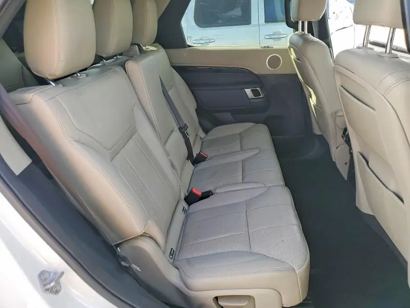 2019 LAND ROVER DISCOVERY SE  