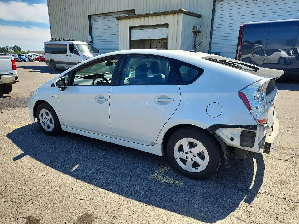2010 TOYOTA PRIUS II  