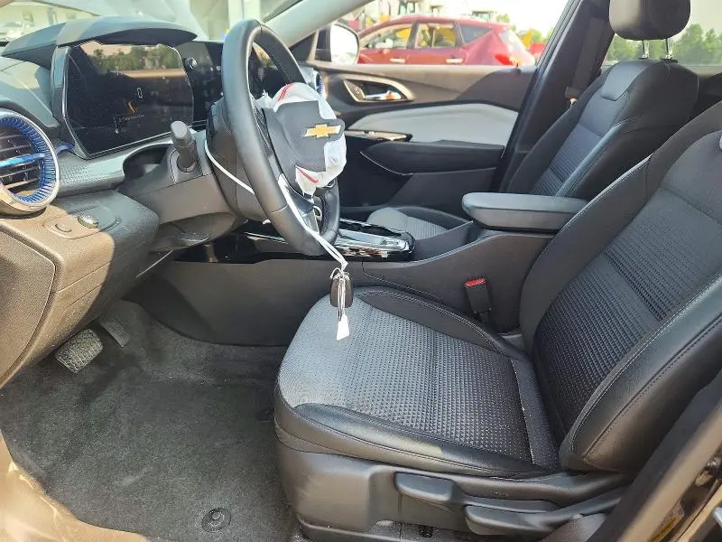 2025 CHEVROLET TRAX 1LT  