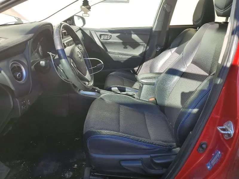 2017 TOYOTA COROLLA SE  