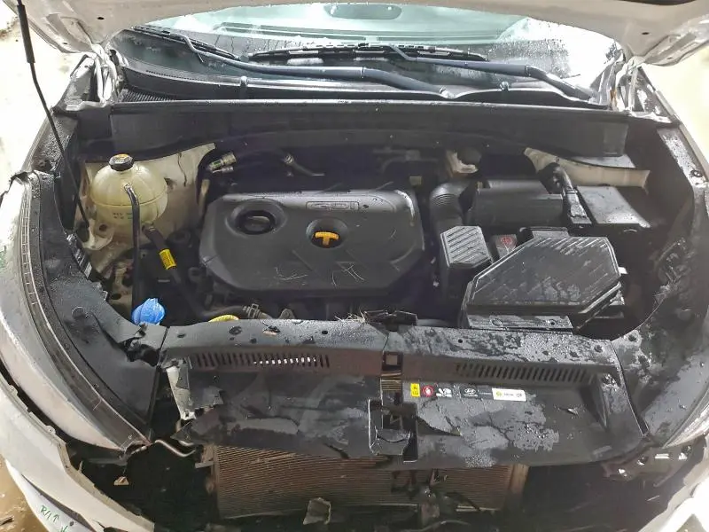 2020 HYUNDAI TUCSON SE  