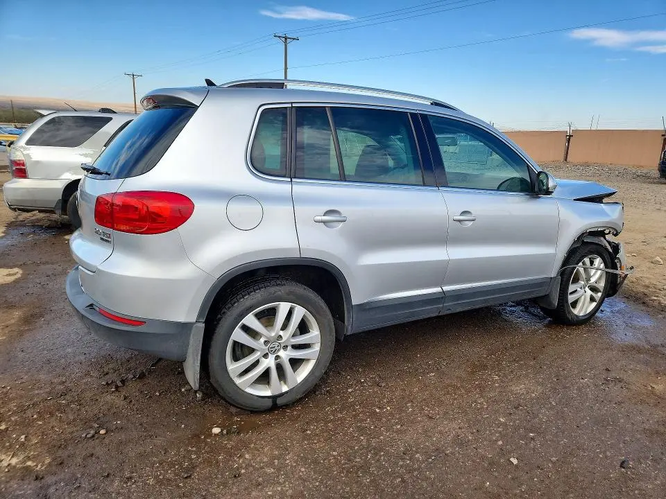 2013 VOLKSWAGEN TIGUAN S  