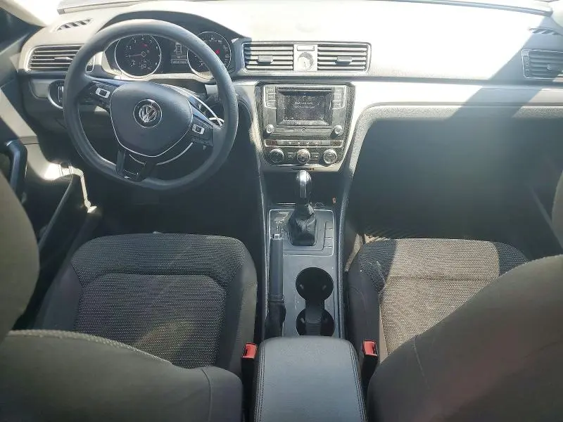 2017 VOLKSWAGEN PASSAT S  