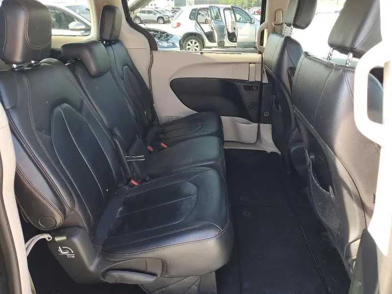 2017 CHRYSLER PACIFICA TOURING L  