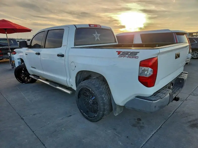 2015 TOYOTA TUNDRA CREWMAX SR5  