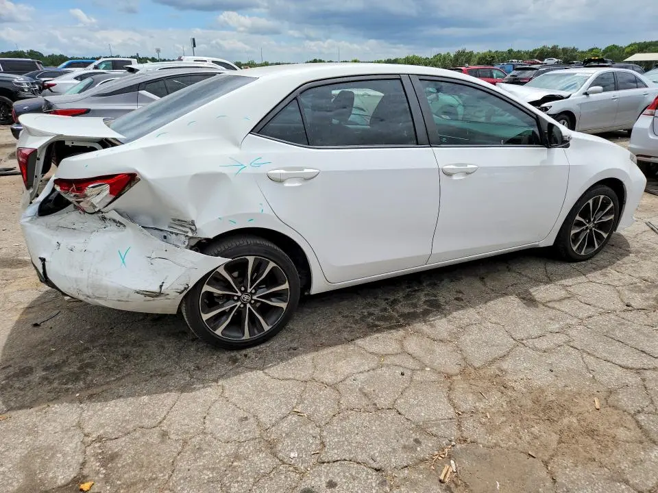2017 TOYOTA COROLLA SE  