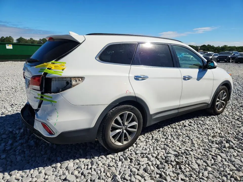2017 HYUNDAI SANTA FE SE  