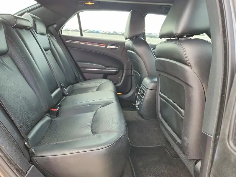 2011 CHRYSLER 300C   