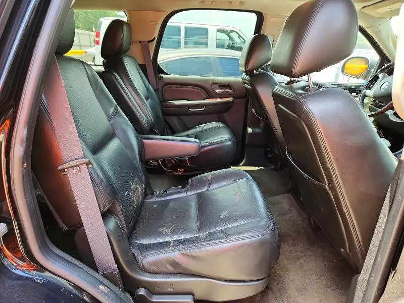 2011 CADILLAC ESCALADE LUXURY  