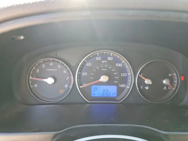 2011 HYUNDAI SANTA FE SE  