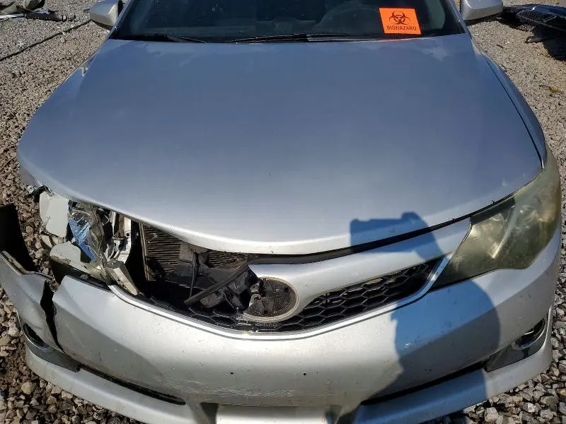 2014 TOYOTA CAMRY SE  