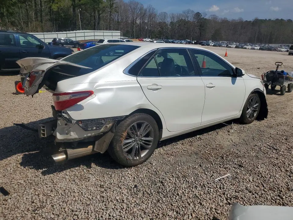 2017 TOYOTA CAMRY SE  