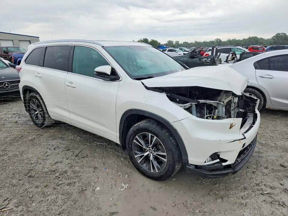2016 TOYOTA HIGHLANDER XLE  
