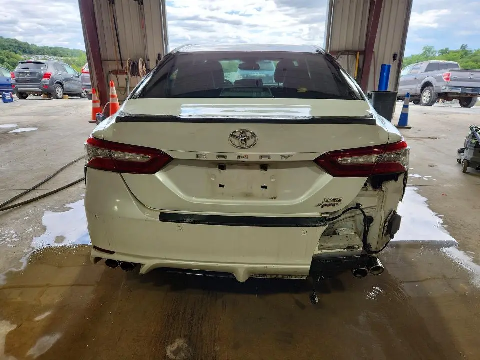 2018 TOYOTA CAMRY XSE  