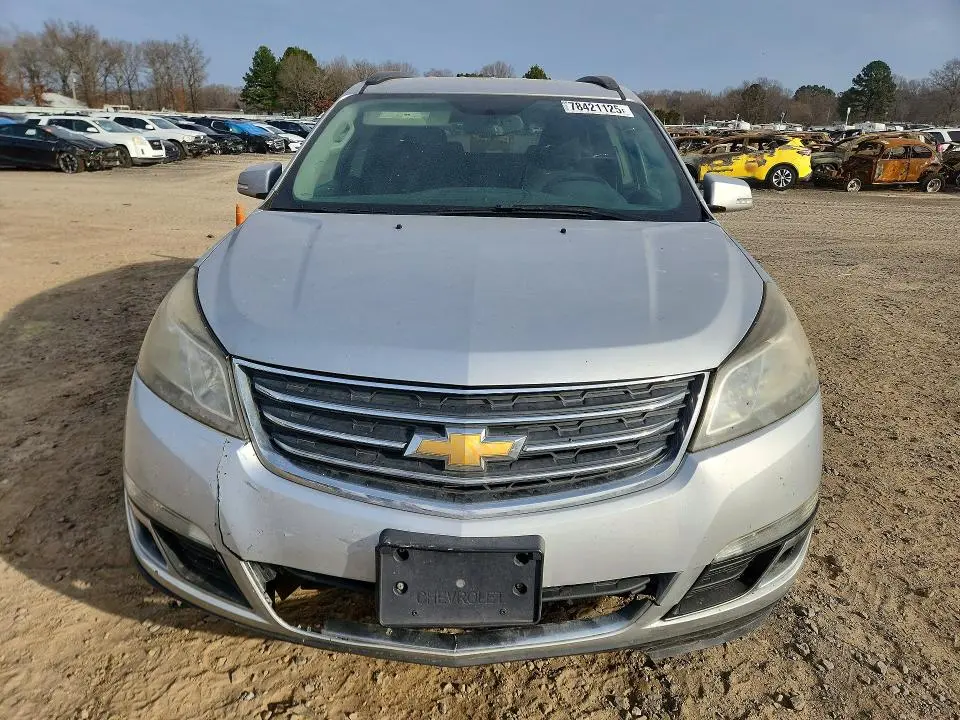2017 CHEV TRAVERSE LT  