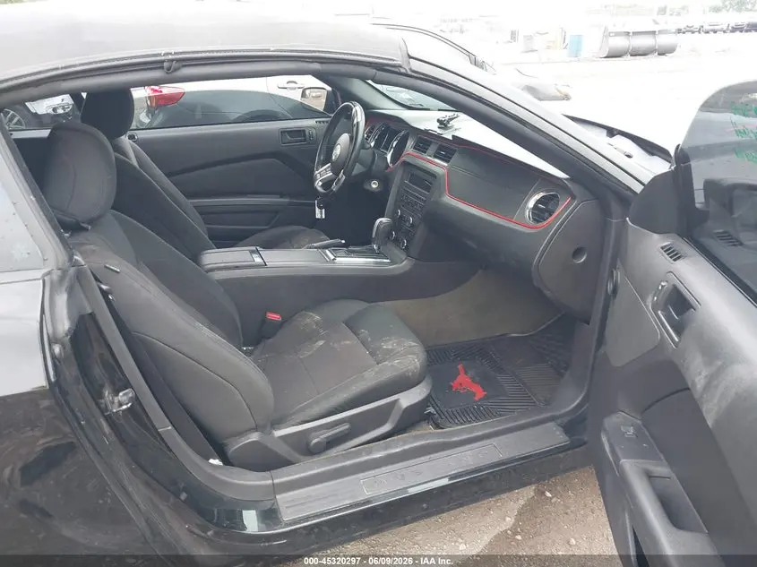 2014 FORD MUSTANG V6