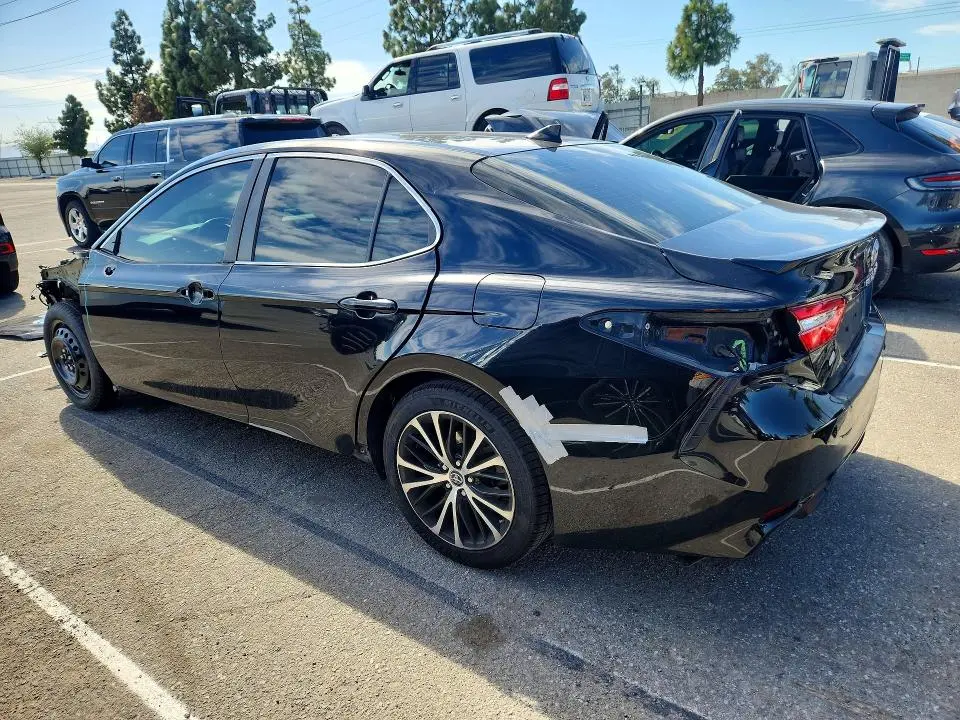 2019 TOYOTA CAMRY SE  