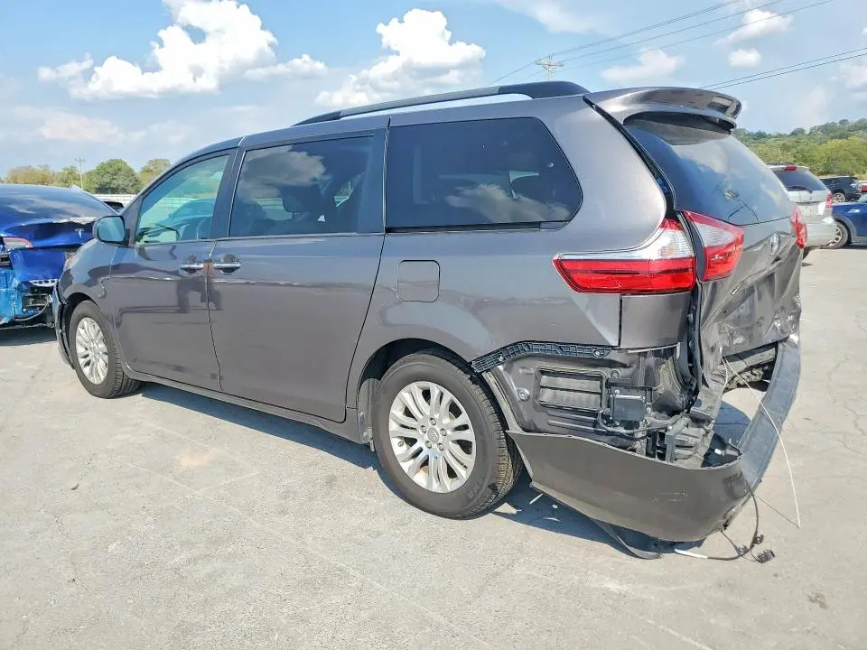 2017 TOYOTA SIENNA XLE PREMIUM 8-PASSENGER  