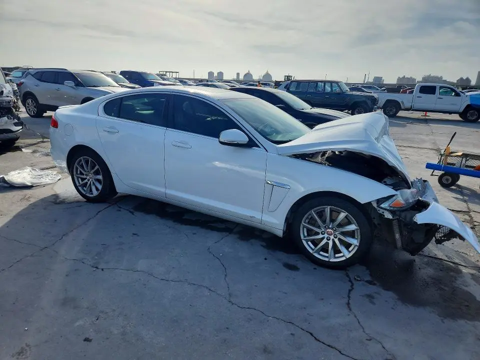 2014 JAGUAR XF   