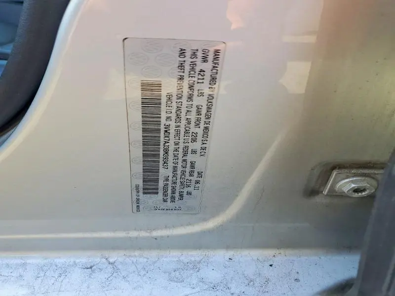 2011 VOLKSWAGEN JETTA SE  