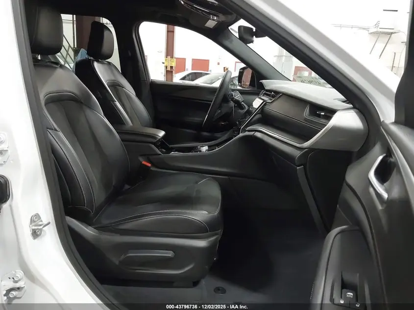 2023 JEEP GRAND CHEROKEE L ALTITUDE 4X4