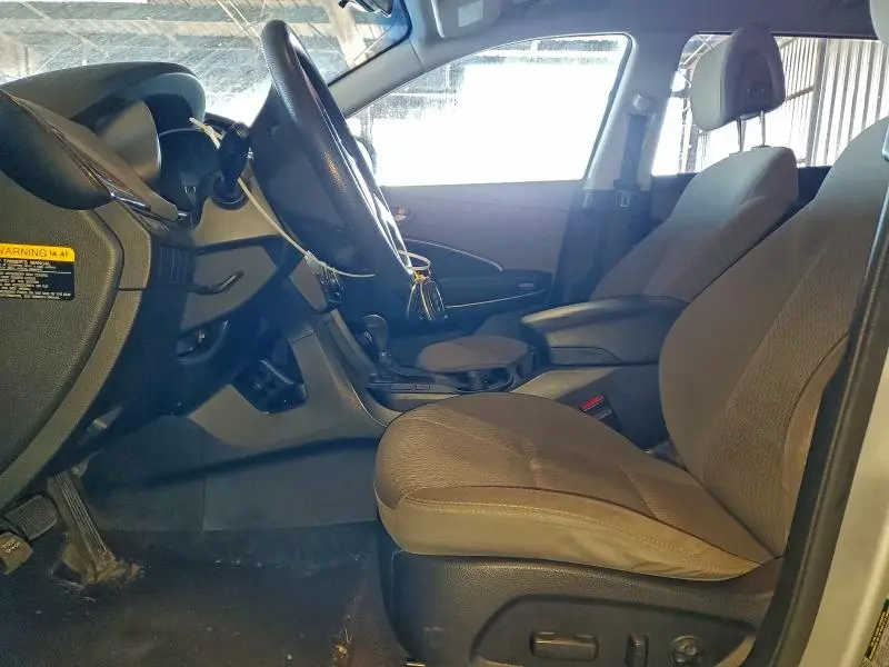 2017 HYUNDAI SANTA FE SE  