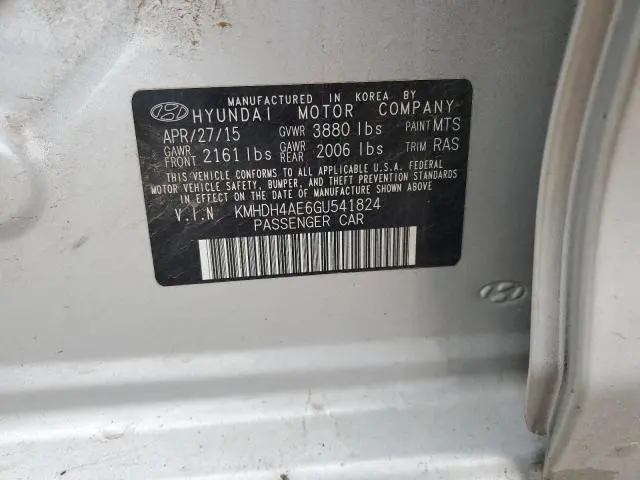 2016 HYUNDAI ELANTRA SE  