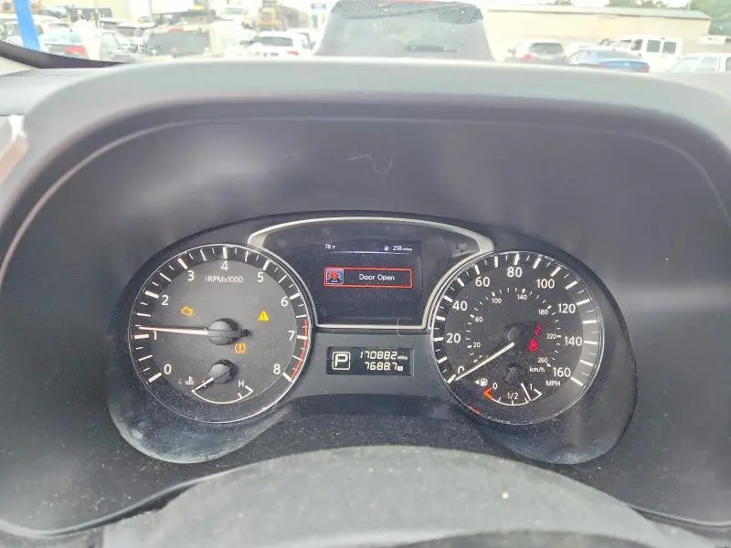 2015 NISSAN PATHFINDER SV  