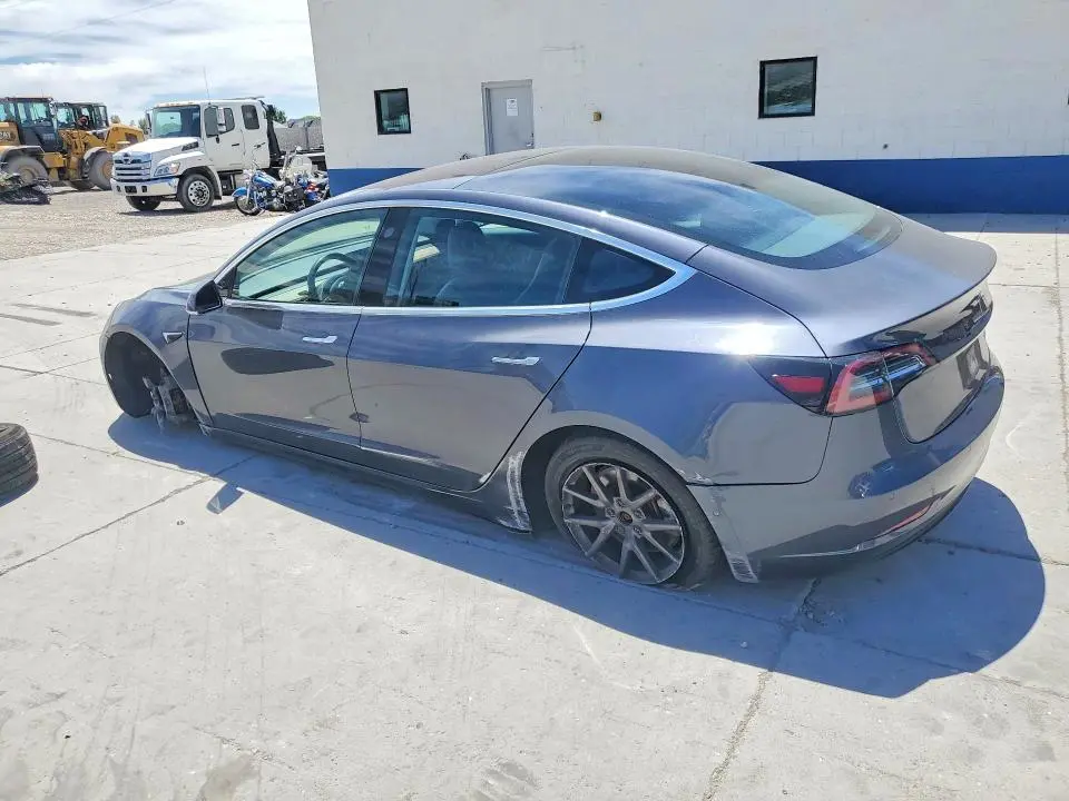 2018 TESLA MODEL 3   