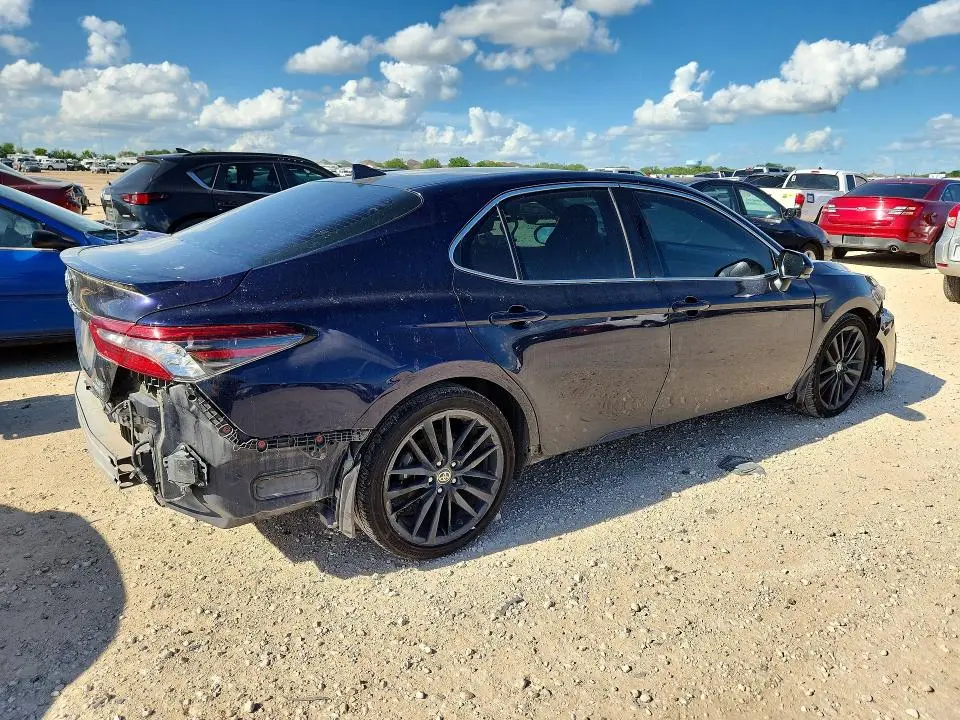 2022 TOYOTA CAMRY XSE  