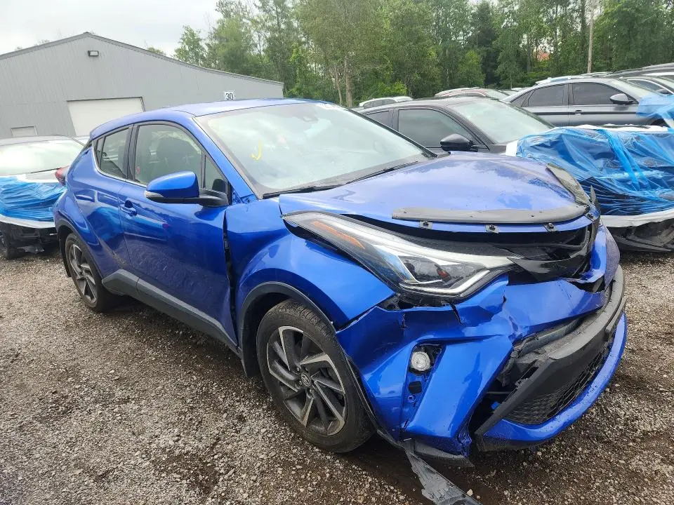 2020 TOYOTA C-HR LE  