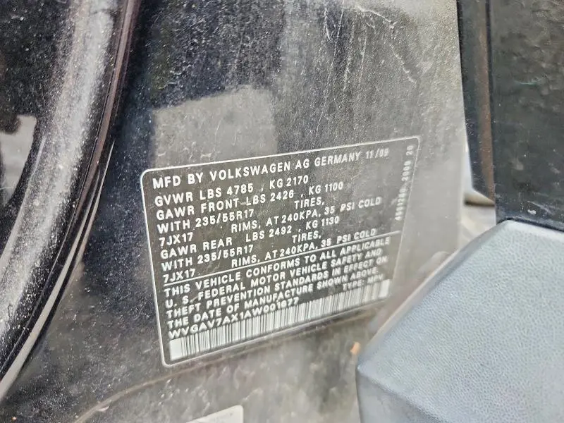 2010 VOLKSWAGEN TIGUAN S  