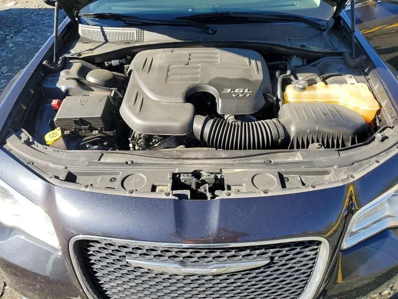2016 CHRYSLER 300 LIMITED  