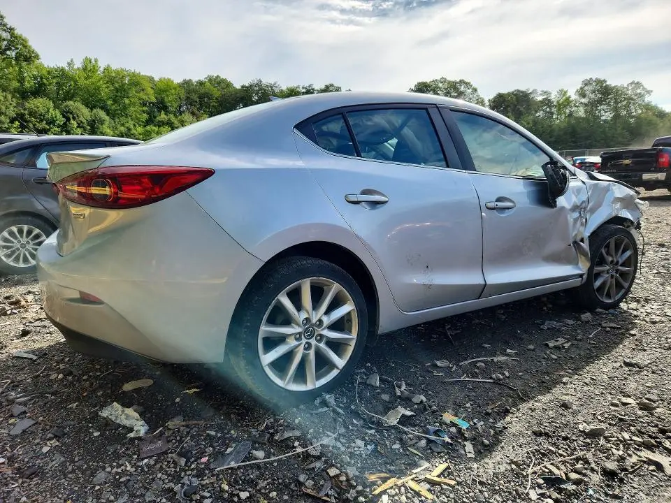 2018 MAZDA 3 TOURING  