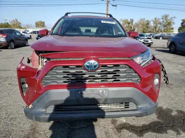 2021 TOYOTA RAV4 XLE  