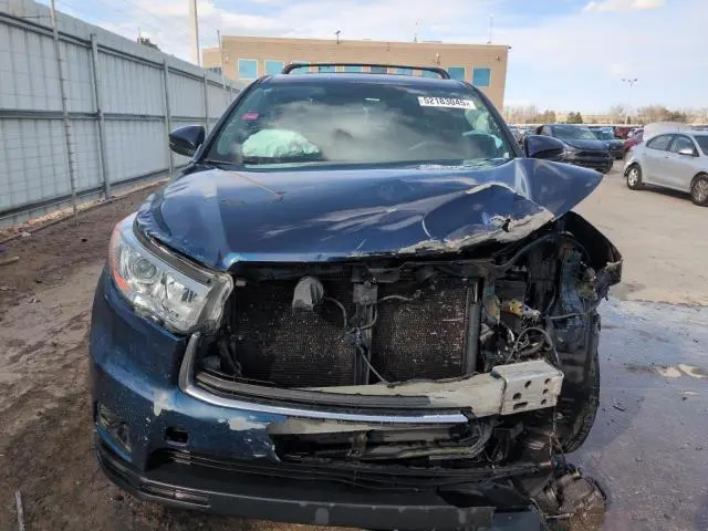 2015 TOYOTA HIGHLANDER LE  