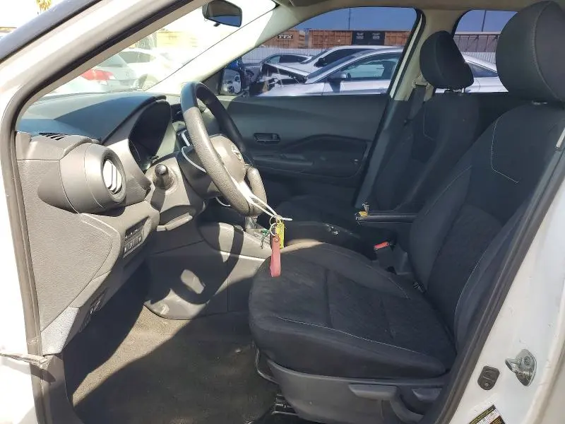 2022 NISSAN KICKS S  