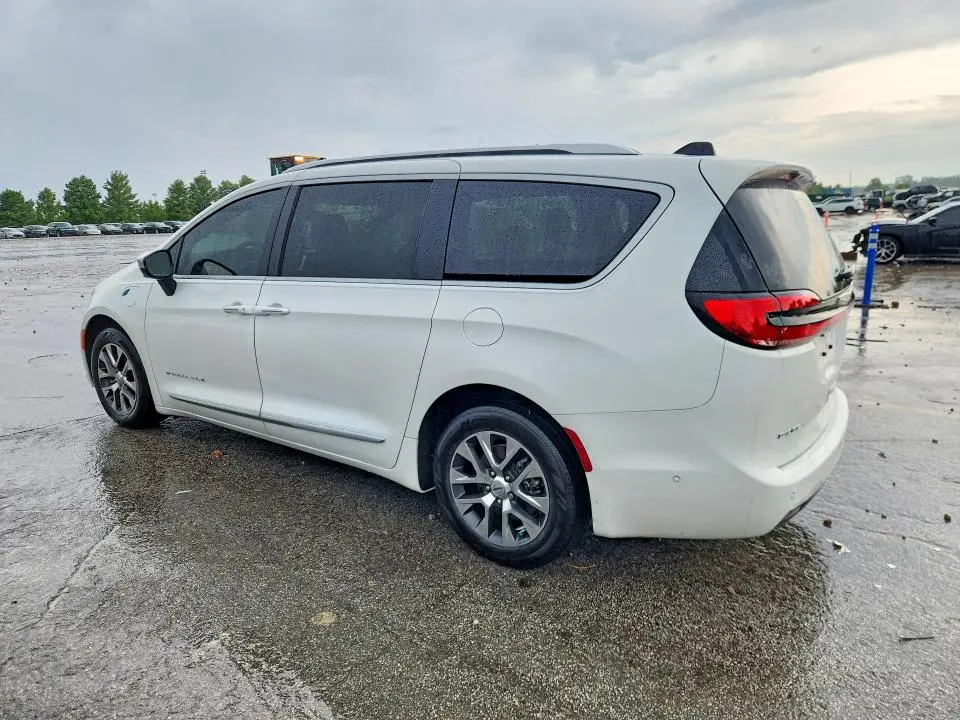 2023 CHRYSLER PACIFICA HYBRID PINNACLE  