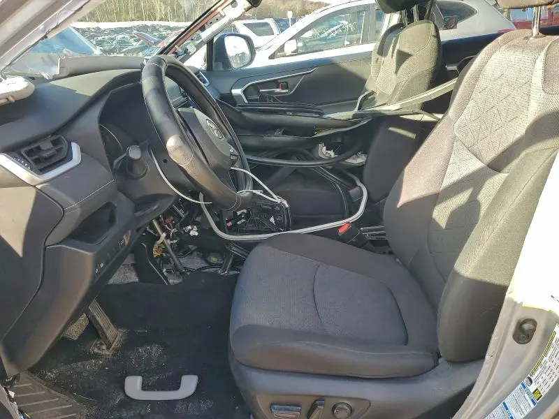 2022 TOYOTA RAV4 XLE  