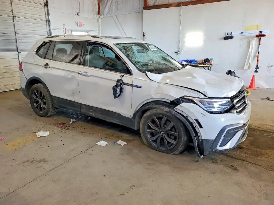 2022 VOLKSWAGEN TIGUAN SE  