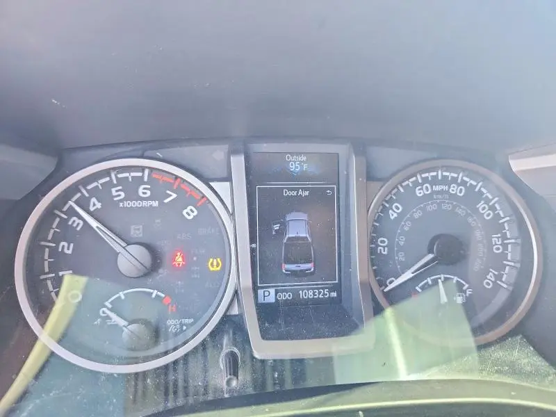 2021 TOYOTA TACOMA SR5 V6  