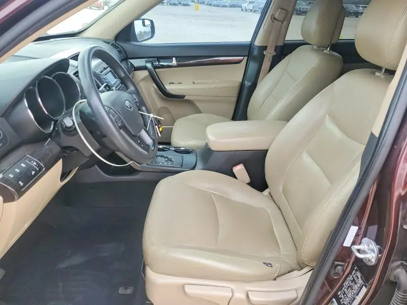 2013 KIA SORENTO LX  