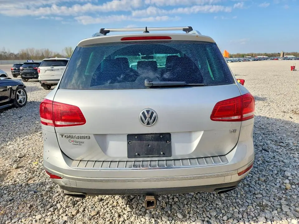 2015 VOLKSWAGEN TOUAREG V6  
