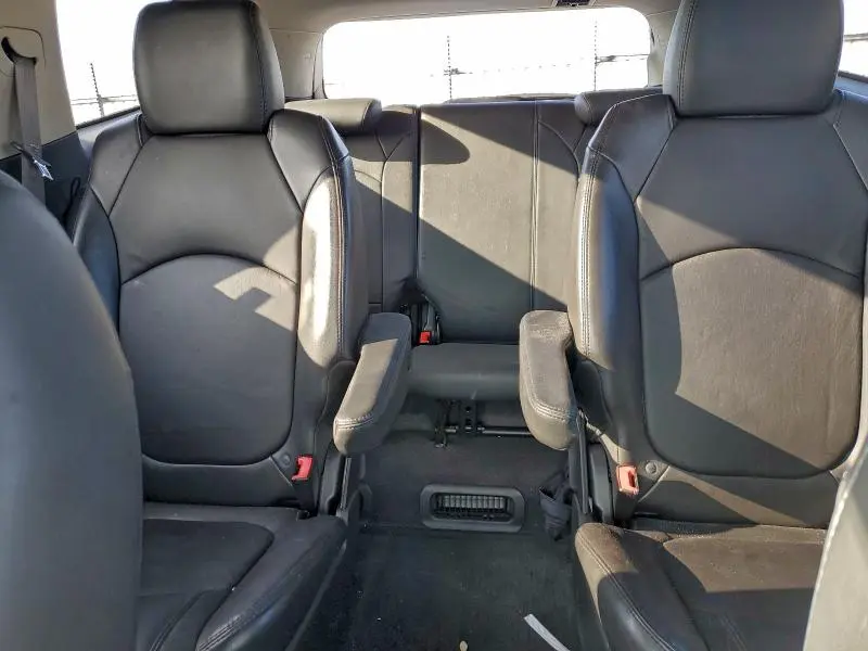 2012 CHEVROLET TRAVERSE LT  
