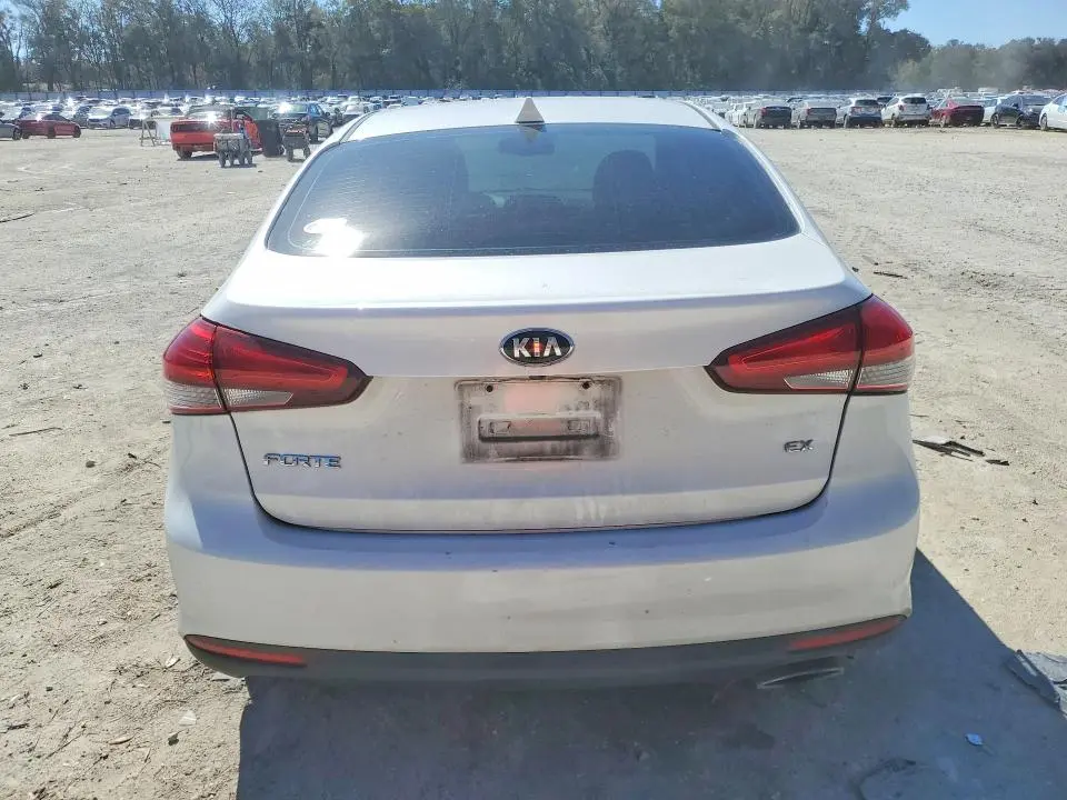 2017 KIA FORTE EX  